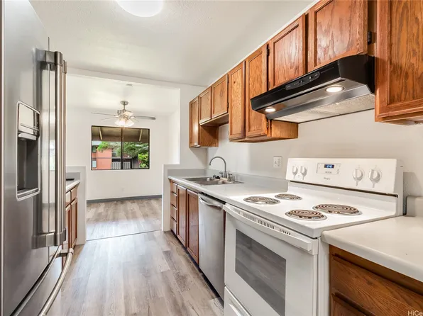 2069 California Ave APT 18E, Wahiawa, HI 96786