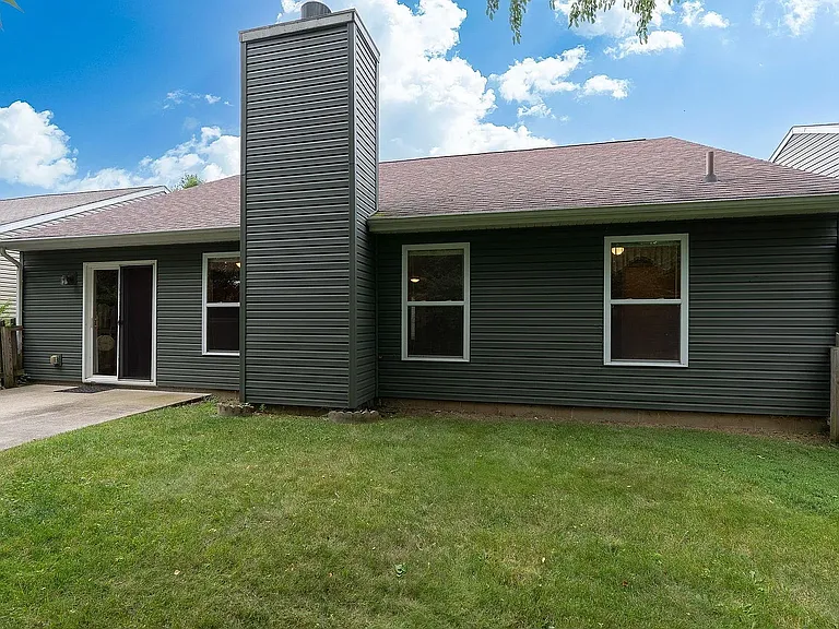 329 Bluegrass Dr — Photo 5