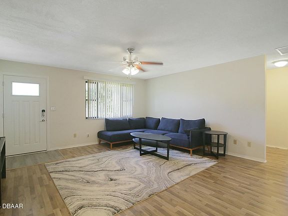 3rd image of 616 Arroyo Pkwy