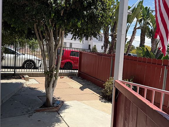 5th image of 809 Carey Rd #B