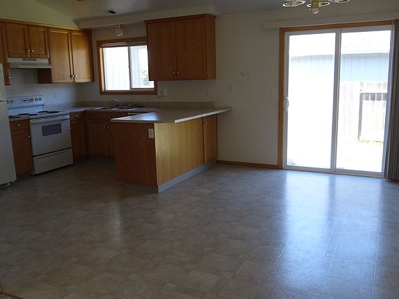 4th image of 1331 Fernwood Dr