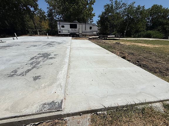 5th image of 900 W 19th Ave