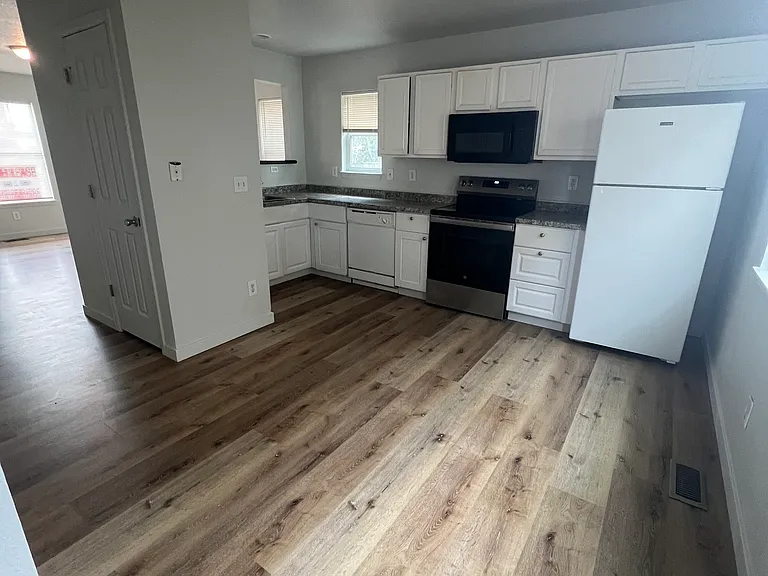 2099 S Bryant St — Photo 6