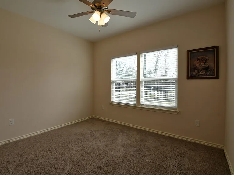 5817 Gaston St — Photo 22