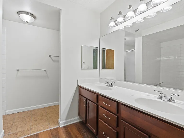 Evanston Place — Photo 43