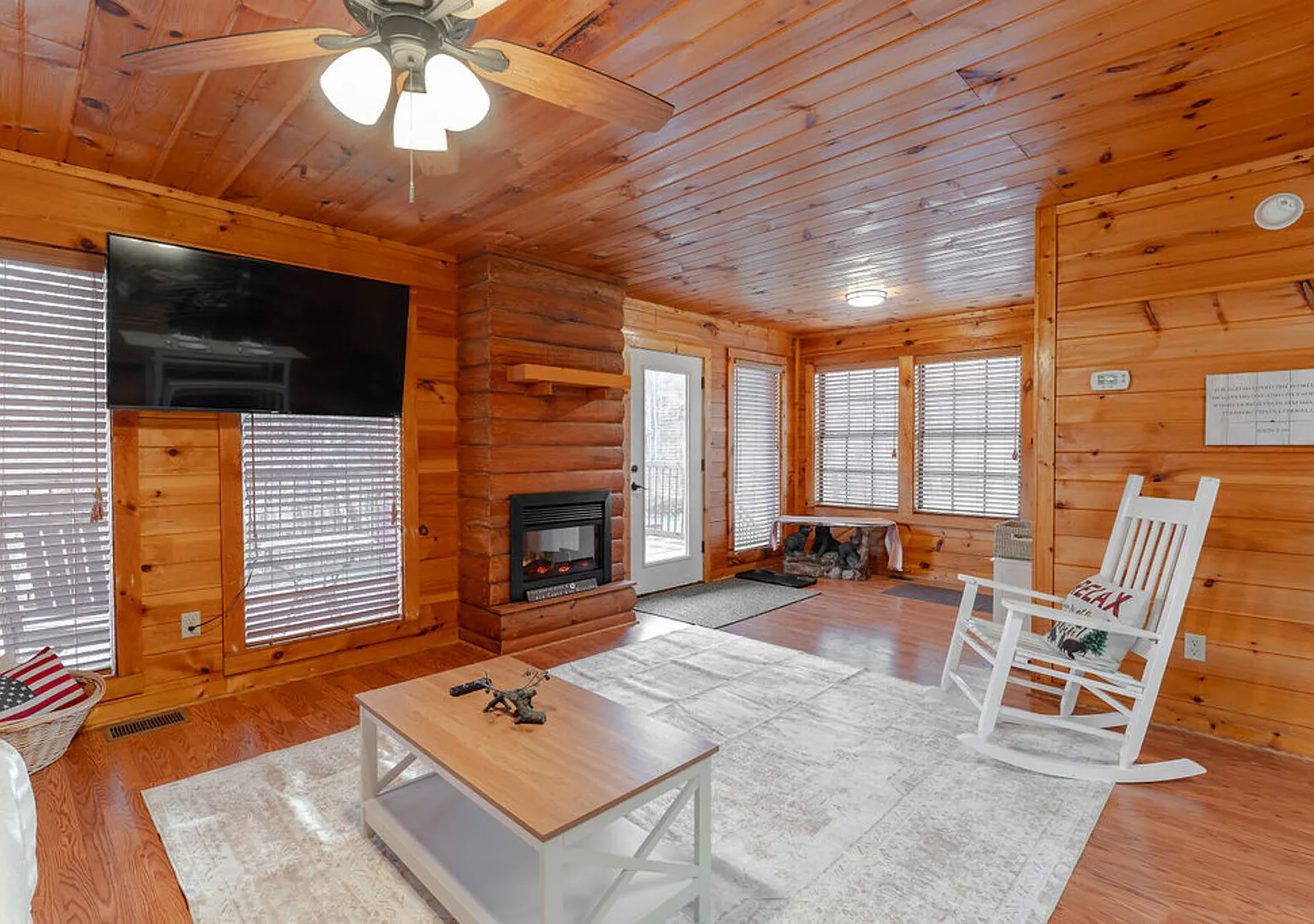 Cozy Country Cabin — Photo 2