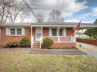 208 Martinsville Ave, Gordonsville, VA 22942