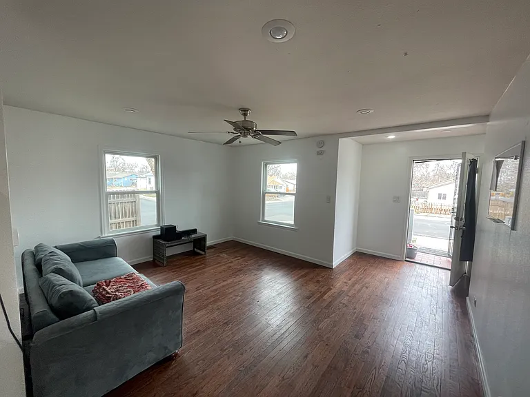 551 S Meade St — Photo 3