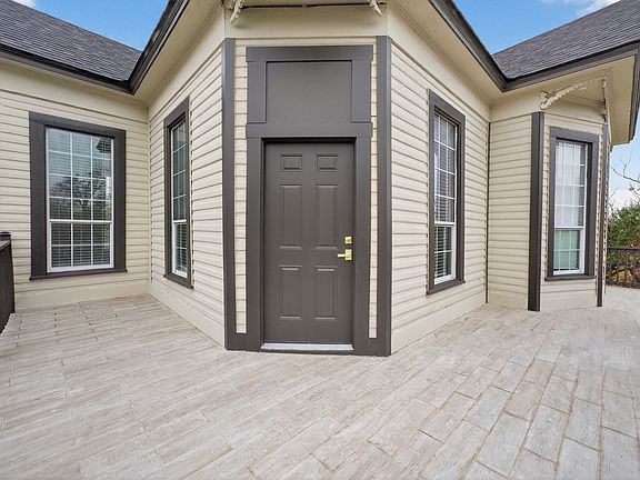 4th image of 413 Nopal St #102