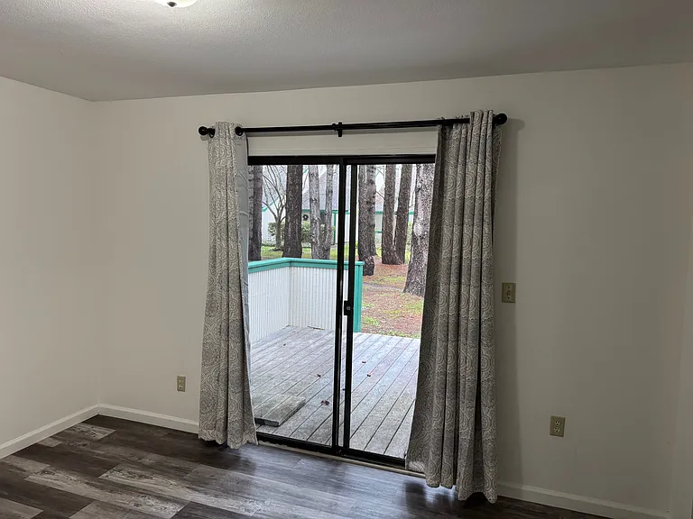 537 Norlee St — Photo 36
