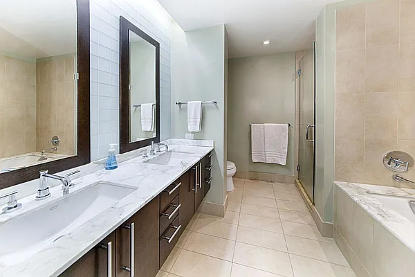 Sold by Isen & Company : Real Estate Advisors | media 21