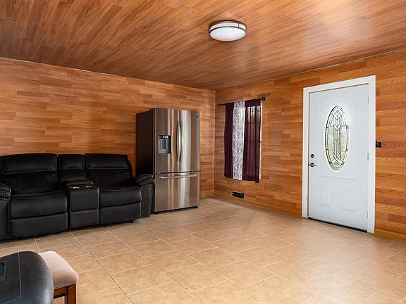 4th image of 525 Woodward Rd