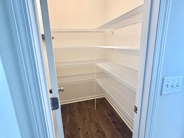 209 Michelangelo Pl — Photo 6