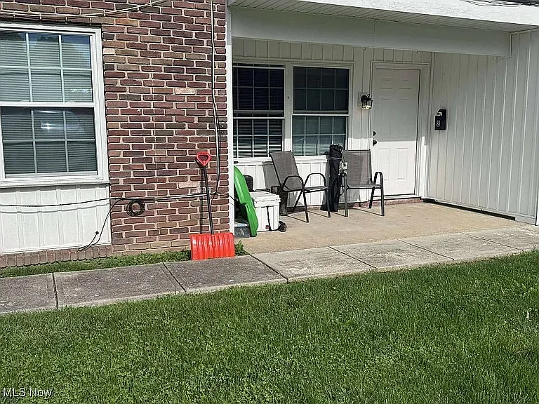 2 bed, $1,200 — Photo 2