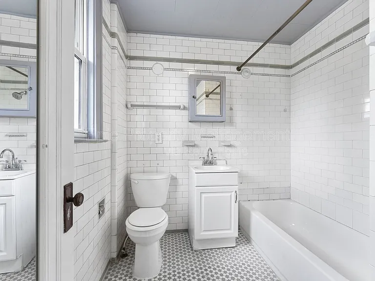 152 Ford Ave — Photo 5