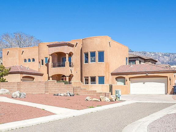 3rd image of 8308 Visalia Way NE