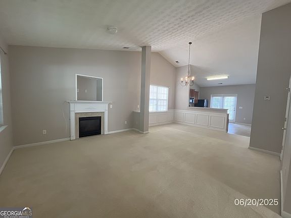 3rd image of 1419 Wilshire Way
