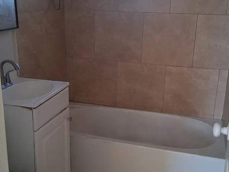 803 Avenue G #A — Photo 6