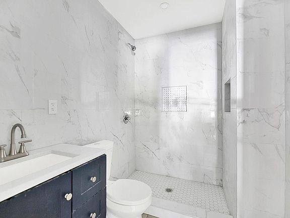 4th image of 205-14 118th Ave #2