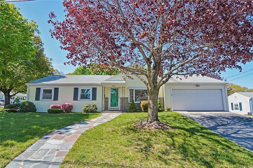 15 Garden Dr, Lincoln, RI 02865 Zillow