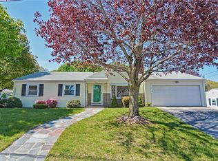 15 Garden Dr, Lincoln, RI 02865