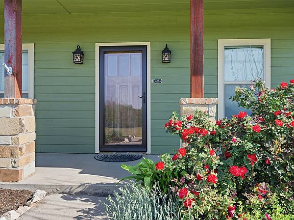 3rd image of 785 Schneider Rd