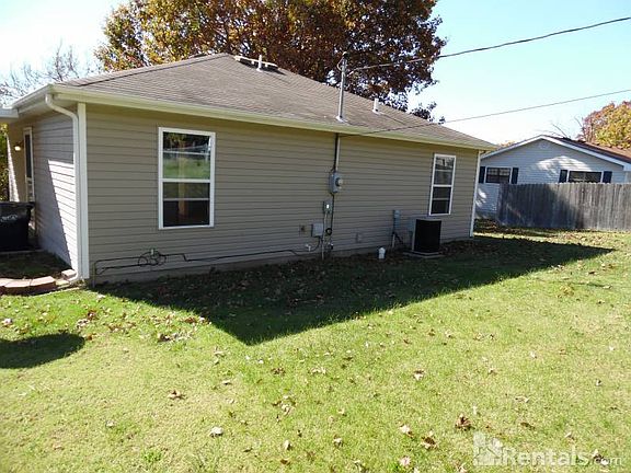 2nd image of 1512 Hilldale Dr