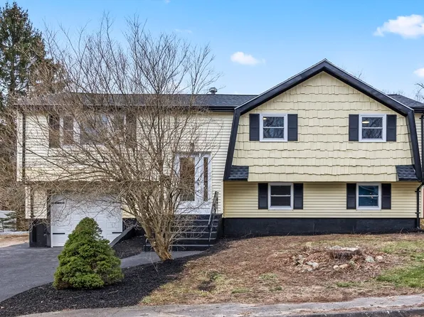 32 Fernandez Cir, Randolph, MA 02368