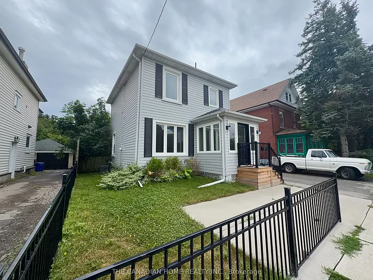 71 English St — Photo 2