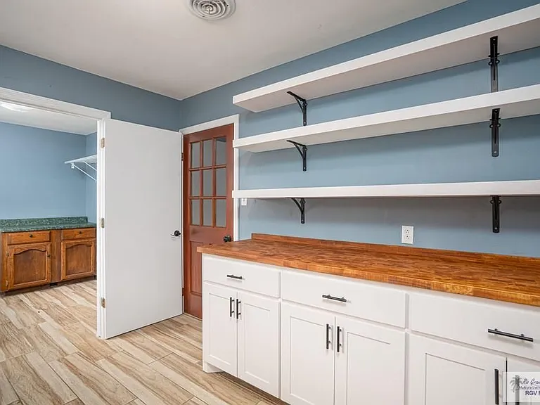 2202 Ella St — Photo 4