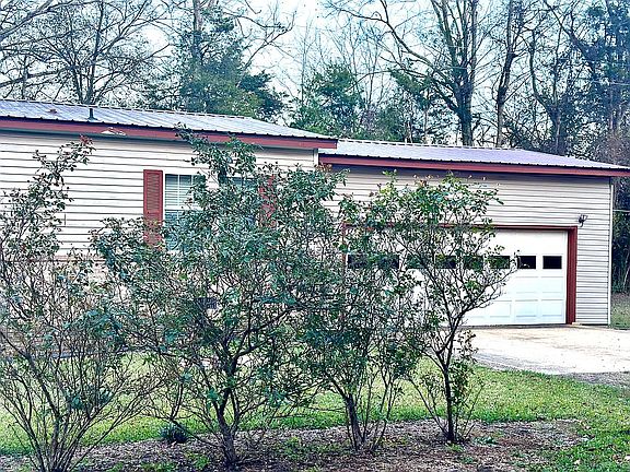 3rd image of 107 Tommy Lee Dr