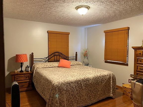 5th image of 104 Castle Dr