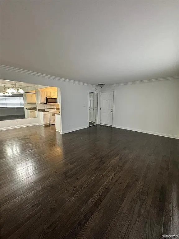 1 bed, 782 sqft, $1,300 — Photo 4