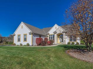 S38W22230 Arlo Dr, Waukesha, WI 53189