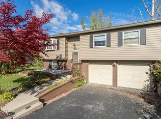 7298 Starcrest Rd, Perrysburg, OH 43551