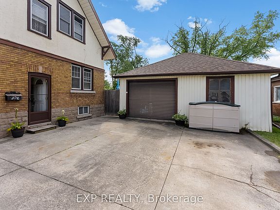 3rd image of 3938 Main St