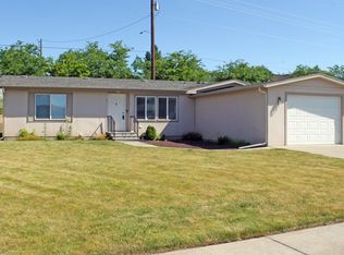 117 SE Pepperidge Pl, College Place, WA 99324