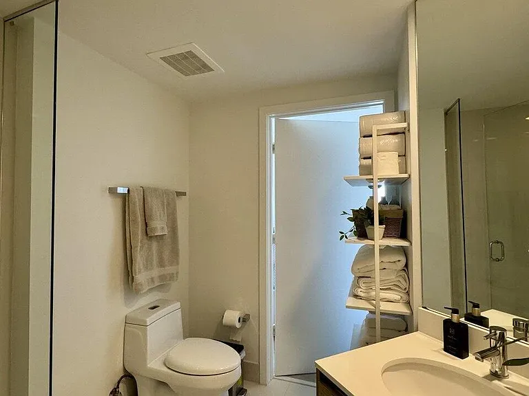 121 NE 34th St #1116 — Photo 21