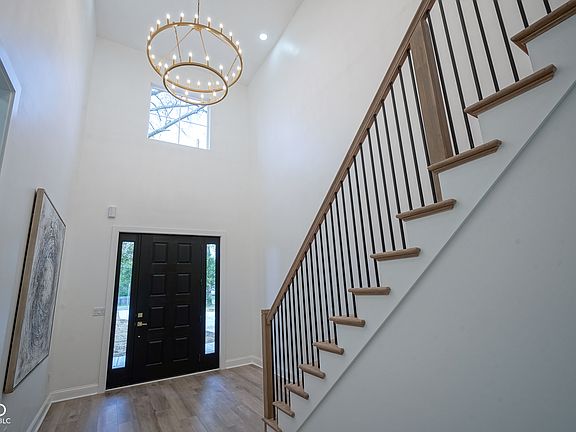 5th image of 4137 N Sherman Dr