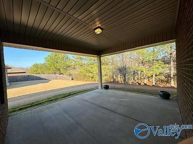 140 Clydesdale Ln — Photo 38