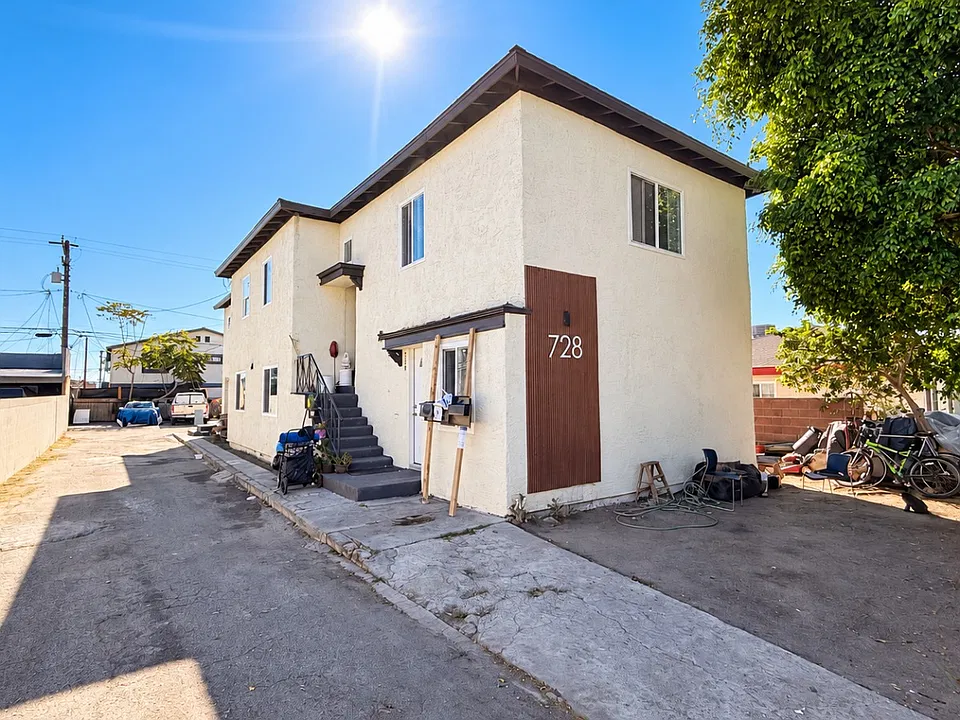 728 S Arizona Ave #1