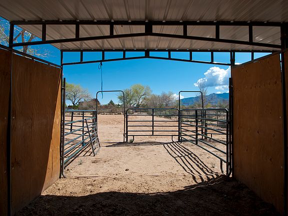 5th image of 311 Camino Arco Iris