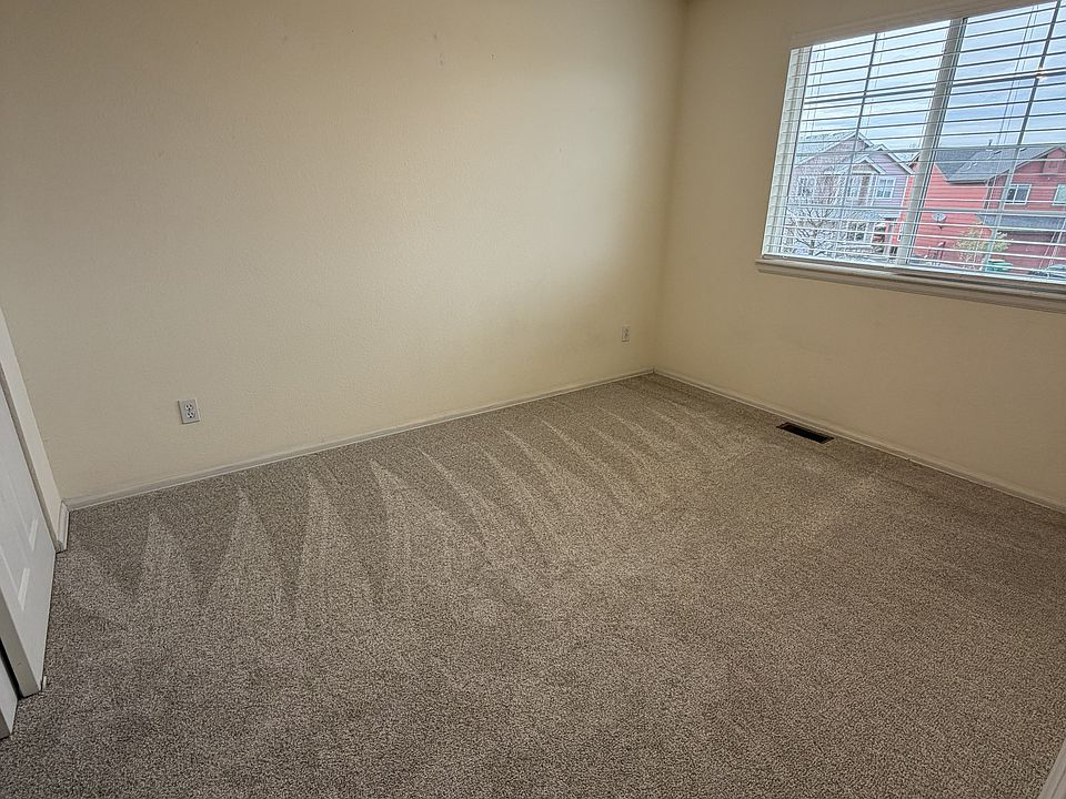 1st image of 5831 Moon Ridge Dr