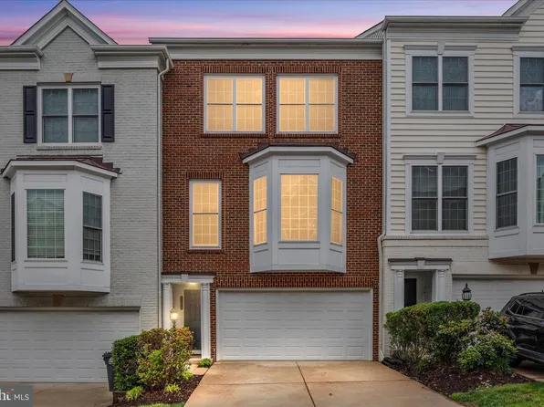 2158 Oberlin Dr, Woodbridge, VA 22191