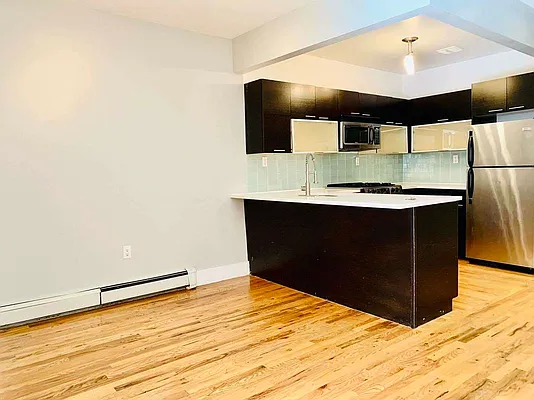 Rented by Real Street Inc | media 8