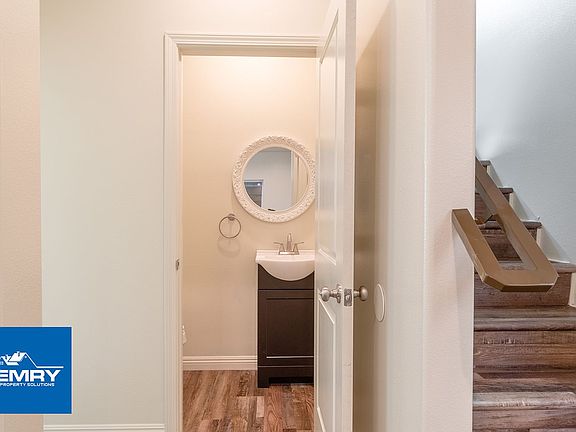 5th image of 3258 Dundas St #3