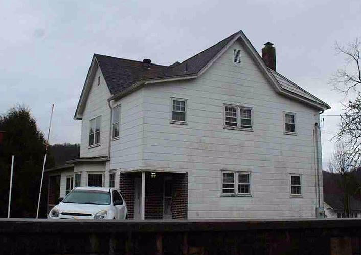 2nd image of 209 Main St