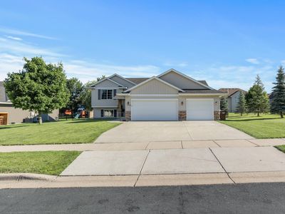 1207 Tikalsky St SE, New Prague, MN, 56071