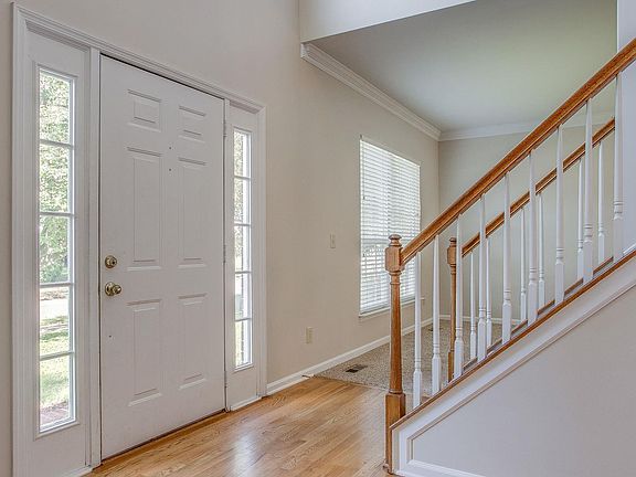 5th image of 206 Lancelot Ln
