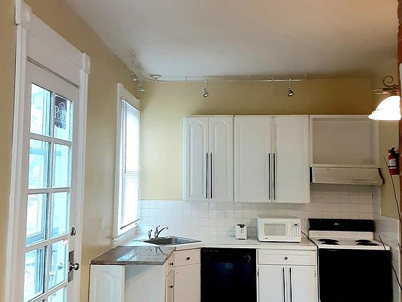 1st Fl Kitchen